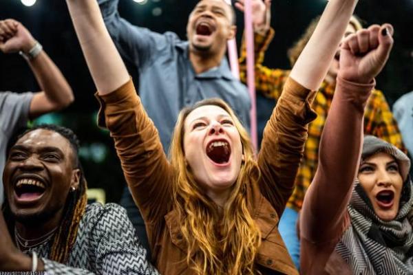 火星体育羽毛球培训成都：课程特色与报名须知(图1)